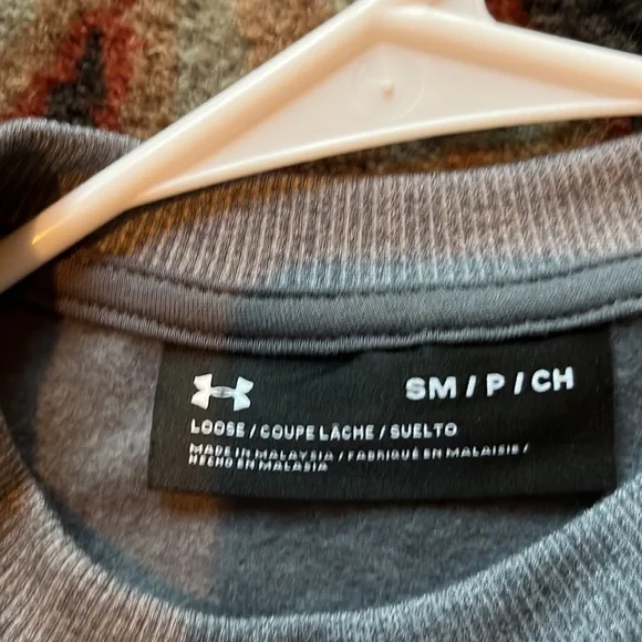 Under Armour Women’s Sweatshirt - Picture 3 of 3
